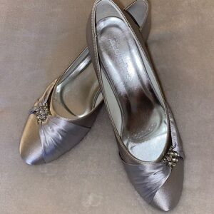 ♥️ Silver Heels with Jewelled Embellishment Size 12